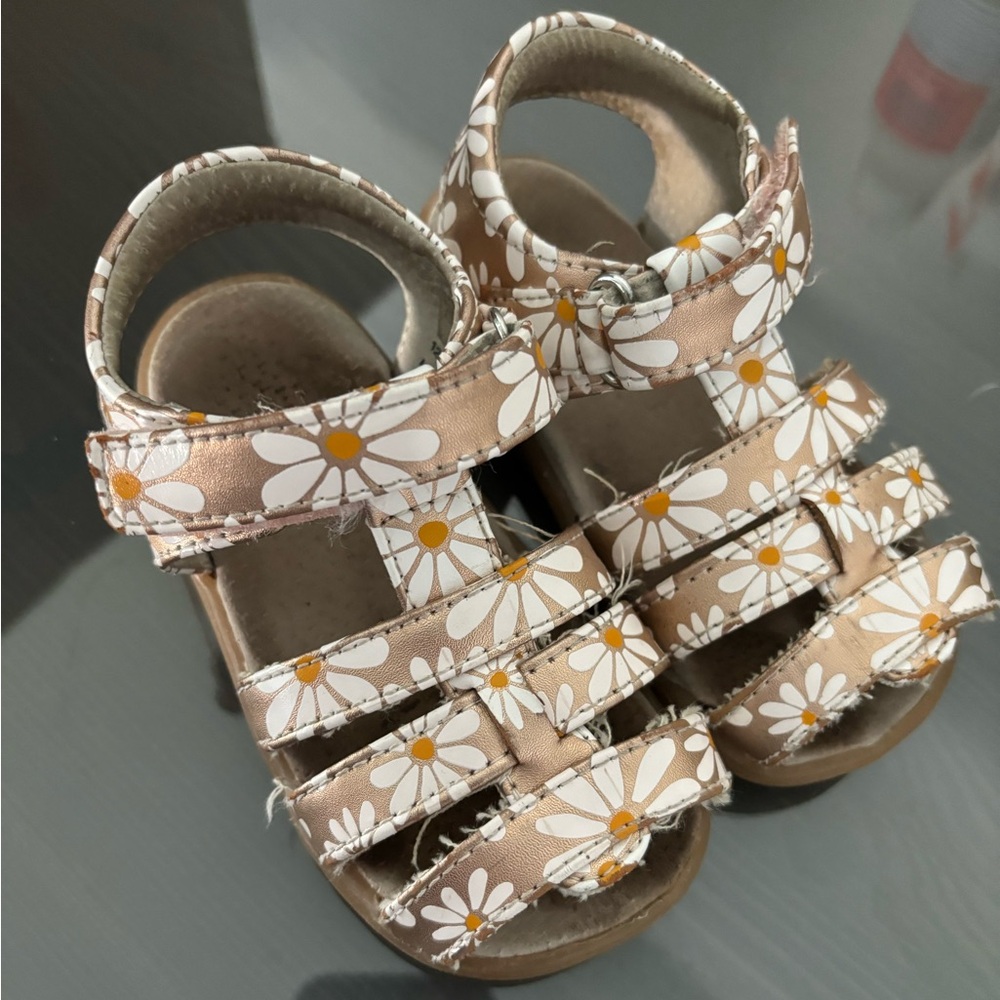 See Kai Run size 7 sandals